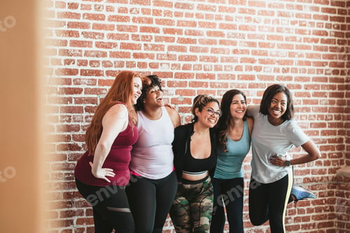 Preview: Diverse happy active women in a studio