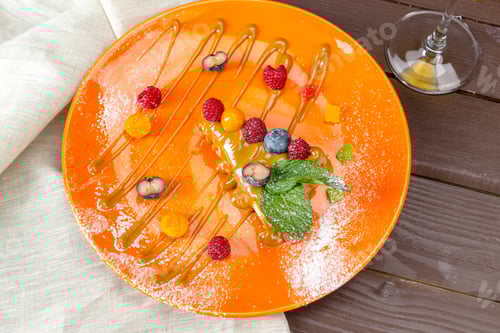 Preview: Cheesecake with fresh berries