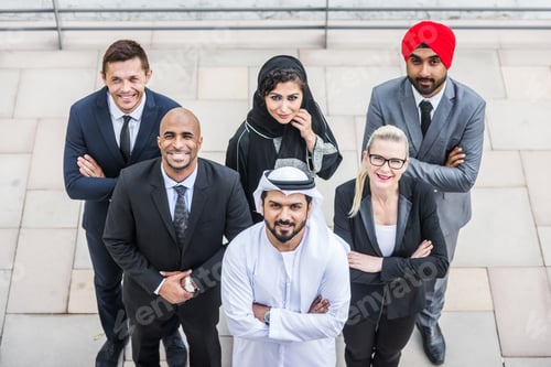 Preview: Business team in Dubai