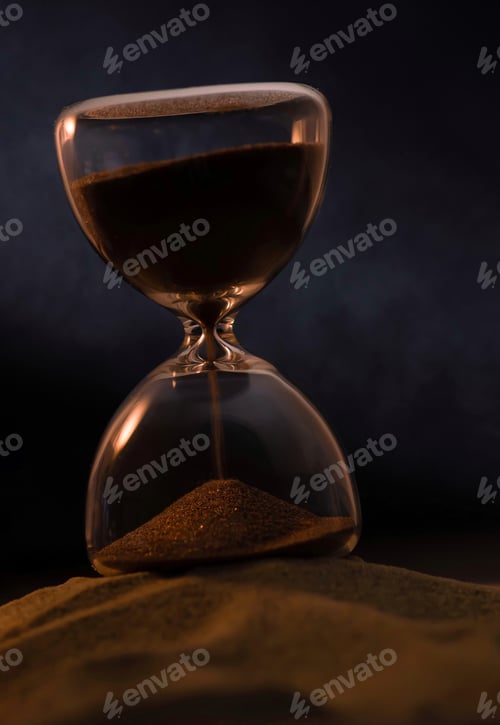 Preview: Hourglass in the sand