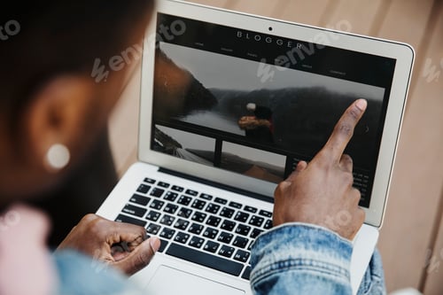 Preview: Blogger working on a laptop