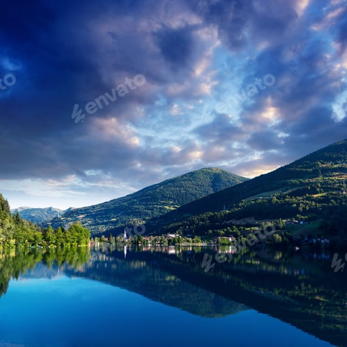 Preview: Mountain Lake in the Alpine mountains Italy