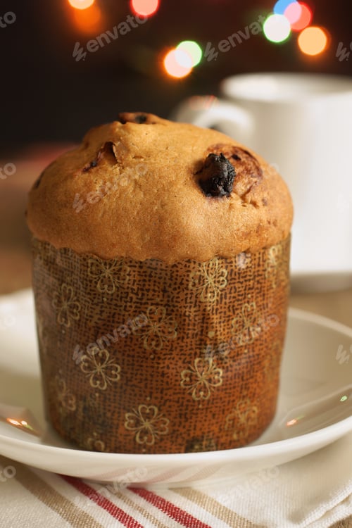 Preview: Italian Panettone Cake