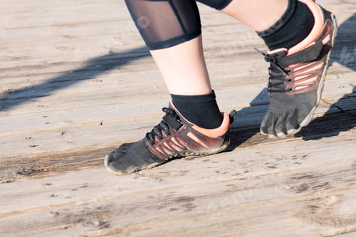 Preview: runner feet with five toes running shoes