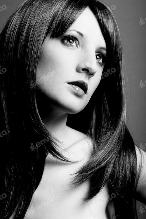 Preview: Portrait of the young sexual woman closeup