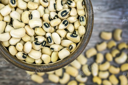 Preview: Black-eyed Beans texture background. Cowpea beans. Dried legumes.