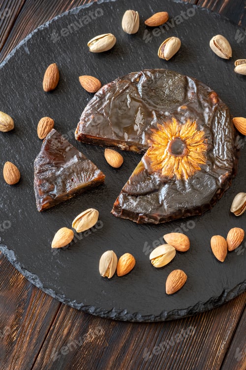 Preview: Pressed fruit and nut cake