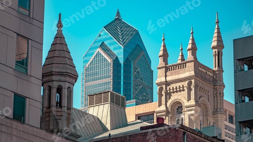 Preview: One Liberty Observation Deck seen behind buildings in Philadelphia, Pennsylvania