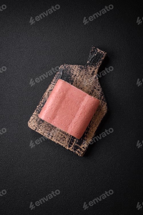 Preview: Delicious canned pink ham with salt, spices and herbs