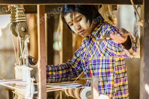 Preview: 55056,Asian girl weaving fabric