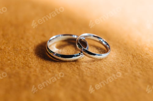 Preview: Two silver wedding rings