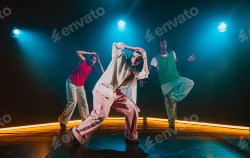 Preview: Group of hip hop dancer dancing together.