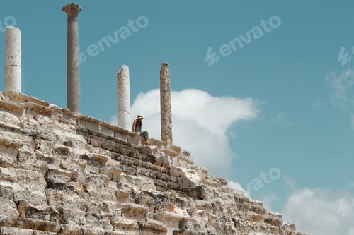 Preview: Tourist in Old Ruins