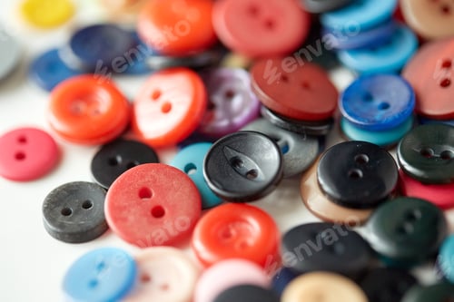 Preview: colorful sewing buttons