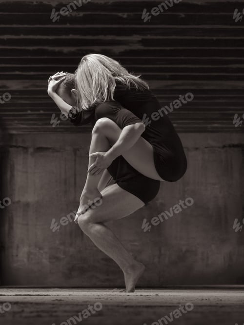 Preview: Balanced Pose. Wonderful Balanced Pose of a Dancing Couple.