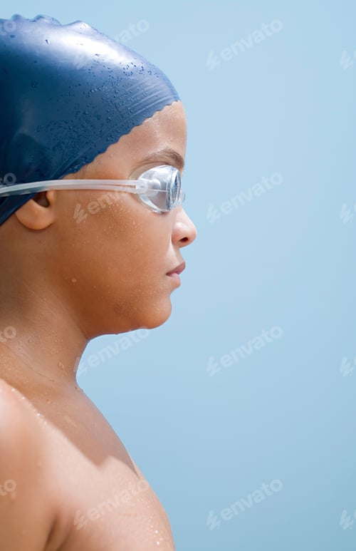 Preview: Boy in swimming cap and goggles