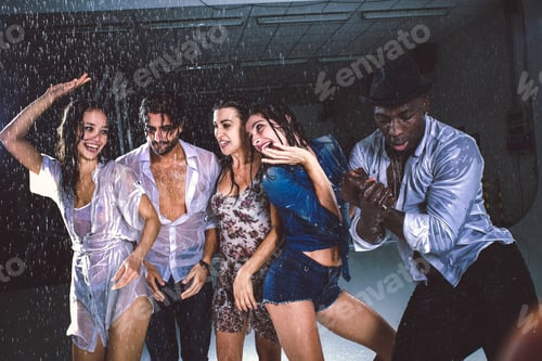 Preview: Friends under the rain