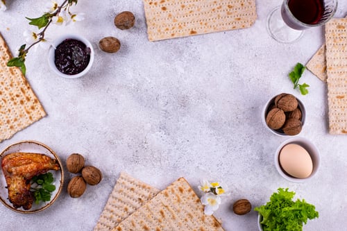 Preview: Traditional Passover Seder plate with symbolic foods. Symbolic of Jewish holiday Pesah.