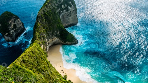 Preview: Manta Bay or Kelingking Beach on Nusa Penida Island, Bali, Indonesia