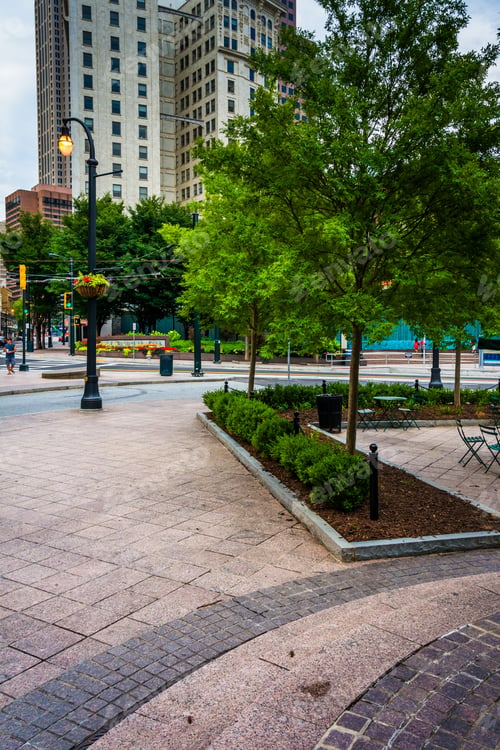 Preview: Woodruff Park And Buildings In Downtown Atlanta, Georgia.