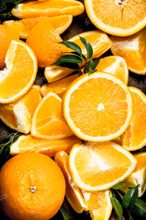 Preview: Fresh oranges on a tray.