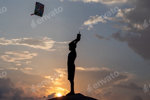 Preview: Kid flying kite