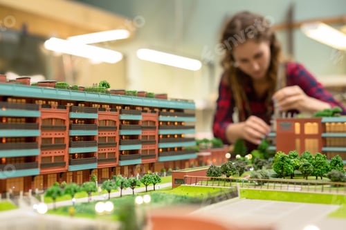 Preview: Working over new building