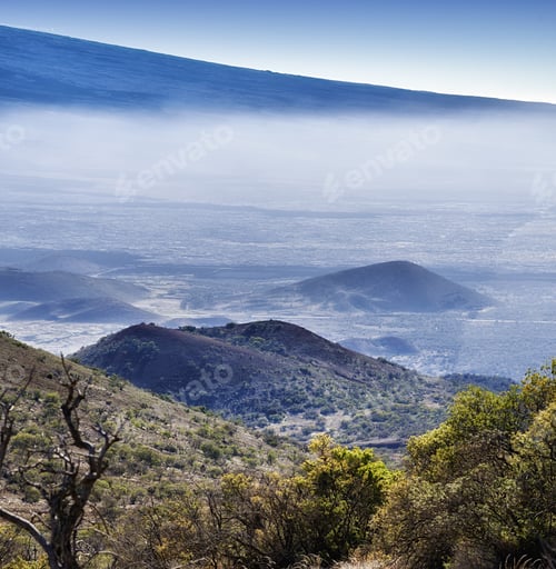 Preview: Extinct volcanic craters at Mouna Loa - Hawaii
