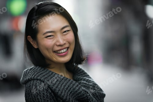 Preview: Japanese girl in Tokyo