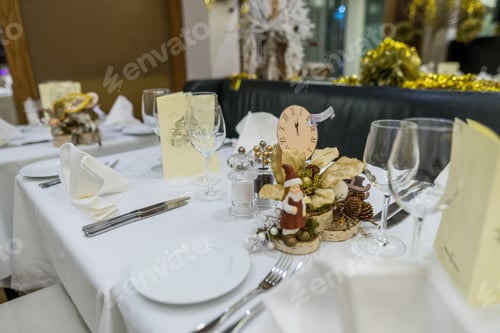 Preview: Dinner Table