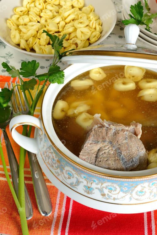 Preview: tortellini in meat broth