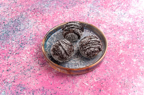 Preview: front view chocolate cakes with icing on pink background sweet biscuit sugar cookies pie cake