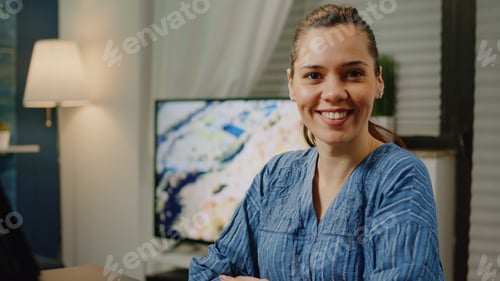 Preview: Editing specialist with retouch equipment in modern studio