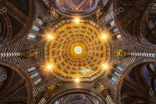 Preview: Old town of Siena, Italy