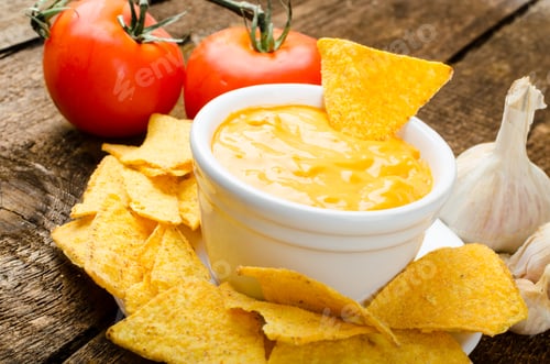 Preview: Tortilla chips with tomato and cheese-garlic dip