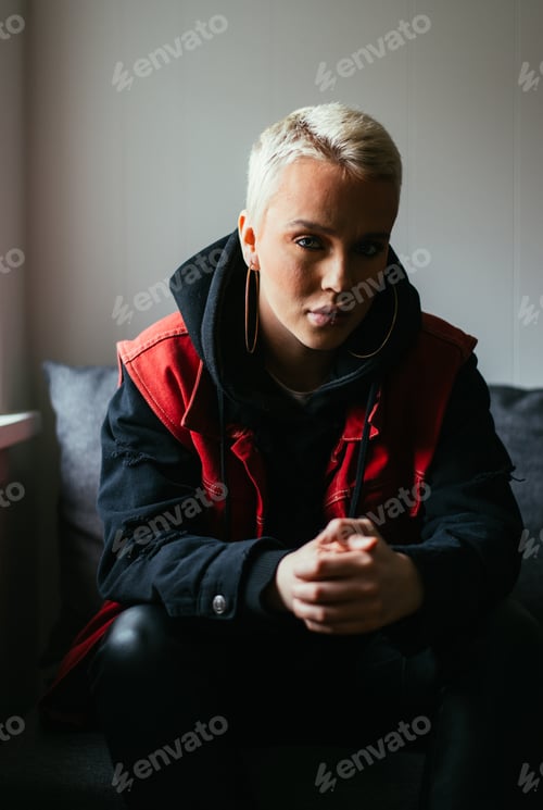 Preview: Icelandic beautiful woman lifestyle moments in Reykjavik