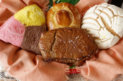 Preview: Closeup shot of small bread
