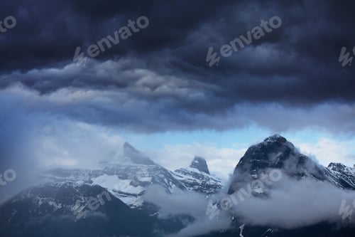 Preview: Mountains in Canada