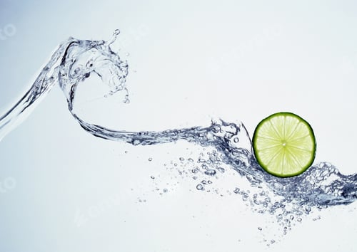 Vista previa: lime in spray of water can be used as background