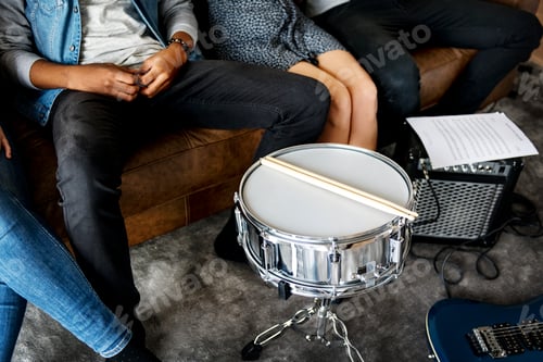 Preview: People together enjoying music