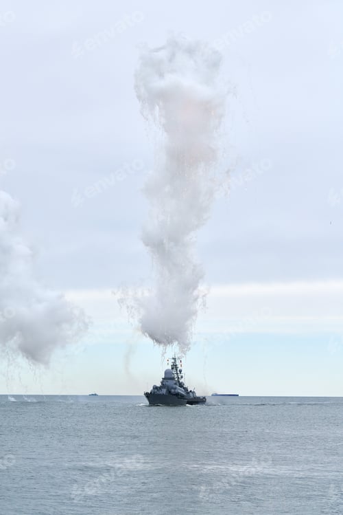 Preview: Russian warship fired decoy flares for self defense, military ship used anti missile protection