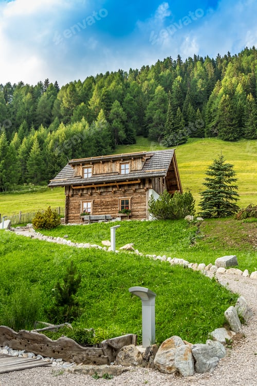 Preview: Alpine house