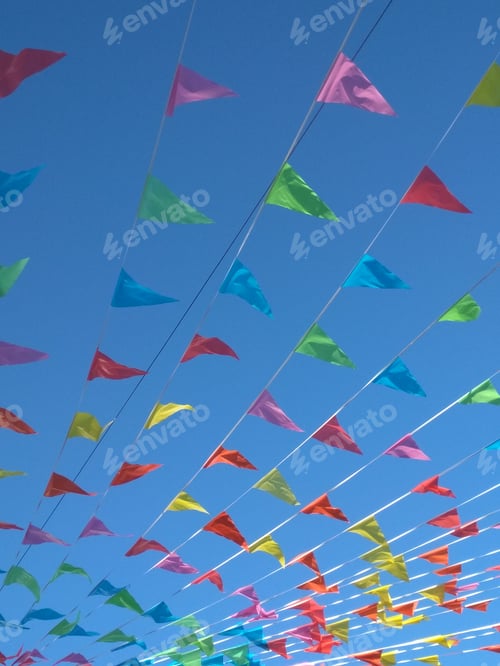 Preview: Triangular colourful flyers