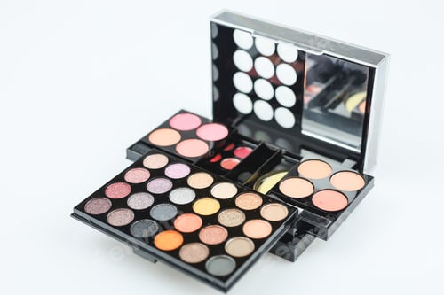 Preview: Multicolored eye shadows palette isolated on white. Soft shadow