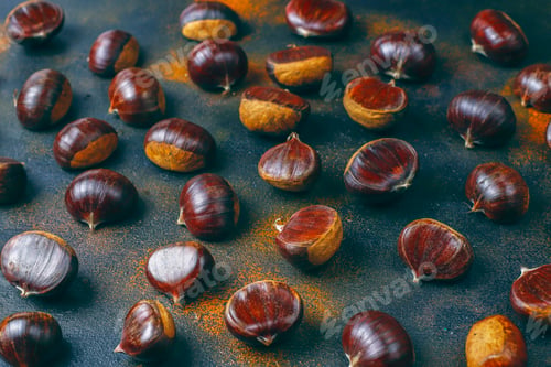 Preview: Fresh organic chestnuts.