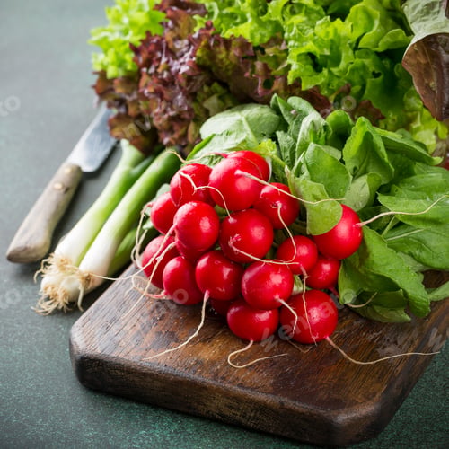 Preview: Large bunch of fresh raw radish