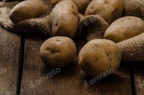 Preview: Raw potatoes