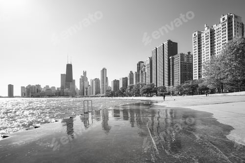 Preview: Black and white picture of Chicago waterfront skyline in the mor