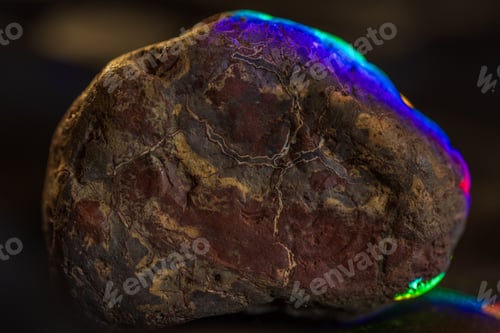 Preview: rock formation close up with edge prism light