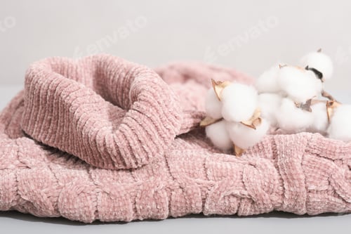 Preview: Textured Pink Blanket and Soft Cotton Plant